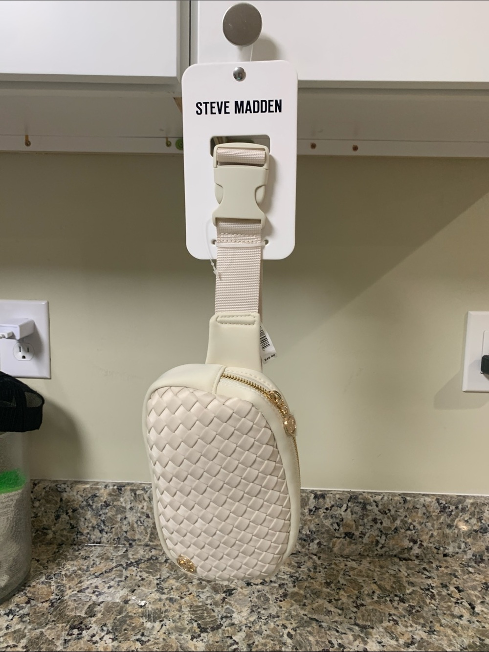 Steve Madden Cream Woven Crossbody Belt Bag Nylon like material - Picture 2 of 3